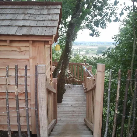 Nuits Perchees A Laroque Bed & Breakfast *