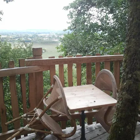 Nuits Perchees A Laroque Couette-café Saint-Antoine-de-Breuilh