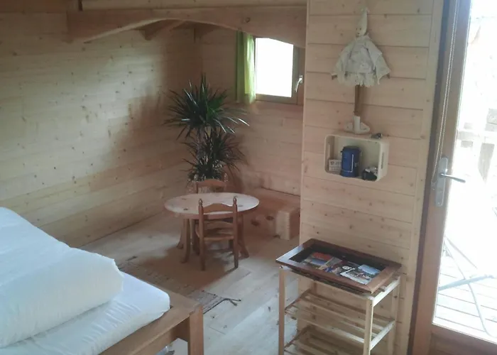 Nuits Perchees A Laroque